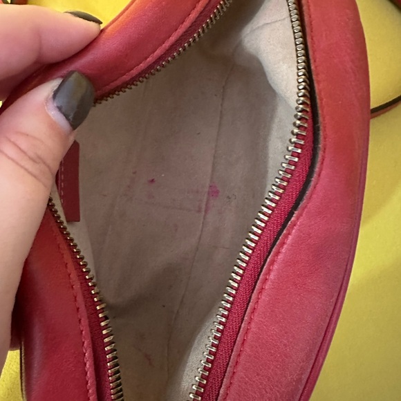 Gucci Mini GG Marmont Crossbody Bag - Picture 12 of 16